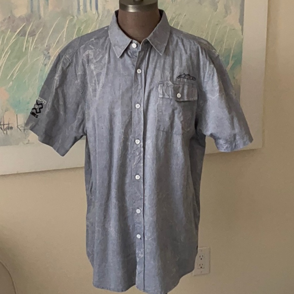 ASTARS Rare Global X Games genuine logo men’s button down short sleeve shirt.